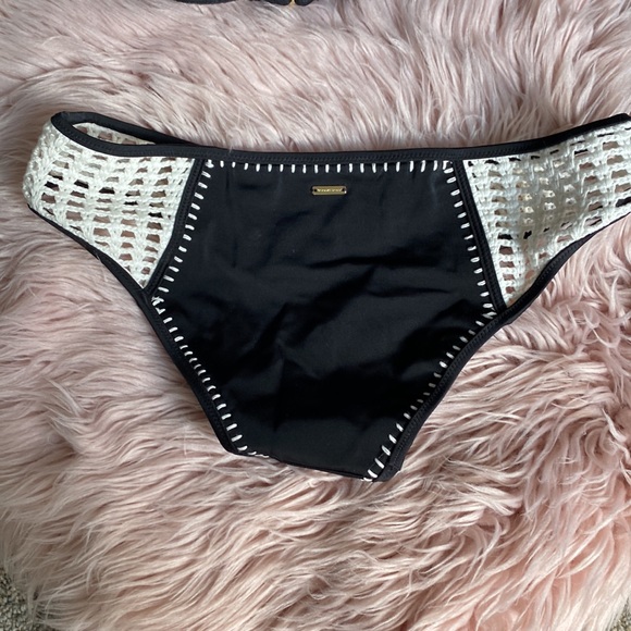 VS Carova Crochet Racerback Push-Up Top & Bottoms - Picture 5 of 10